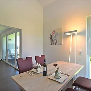 Apartment Near The Forest, Kammerstein